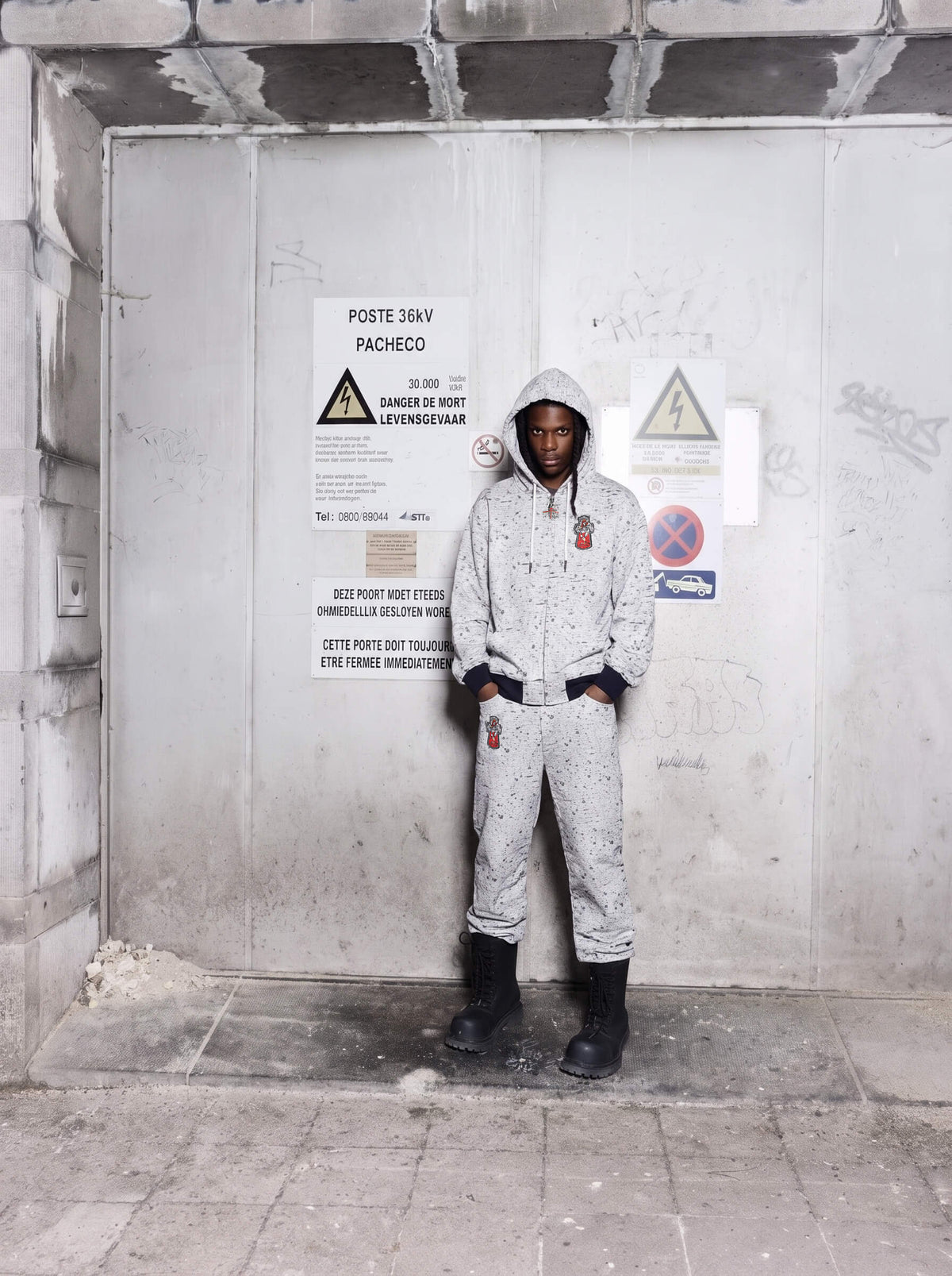 DISTRESS/decay [pants]